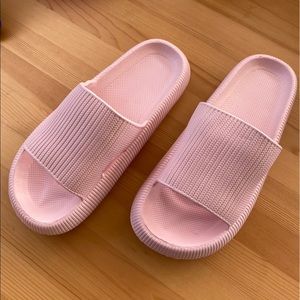 Pink Sootheez Unisex Sandal Women:9-10, Men: 7-8